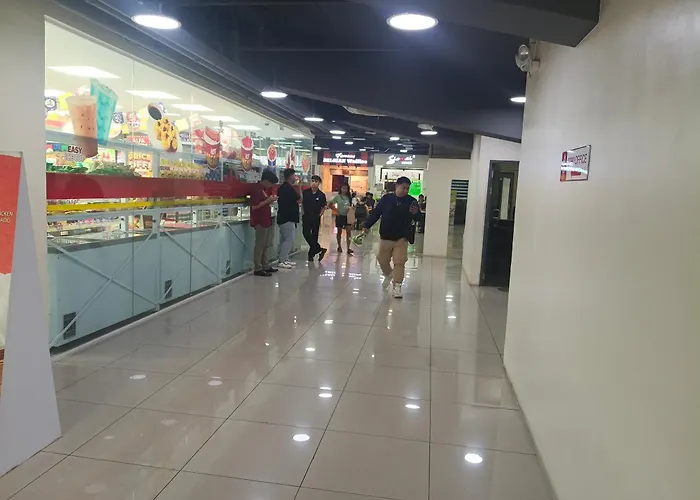 Hotel Goldyrich Staycation Place -urban Deca Tower Cubao