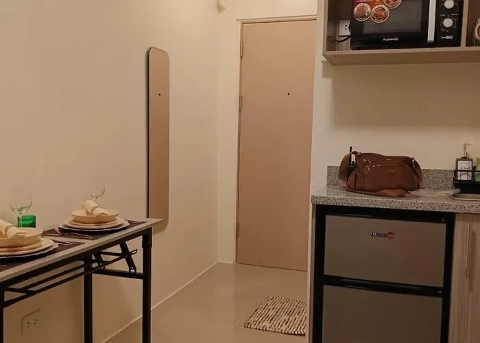 Goldyrich Staycation Place -urban Deca Tower Cubao Hotel