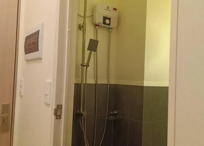 Goldyrich Staycation Place -urban Deca Tower Cubao Hotel 5*