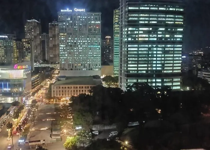 Goldyrich Staycation Place -urban Deca Tower Cubao Hotel